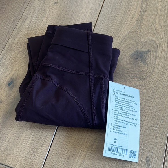 Lululemon Time to Sweat Crop 23” - Picture 3 of 4